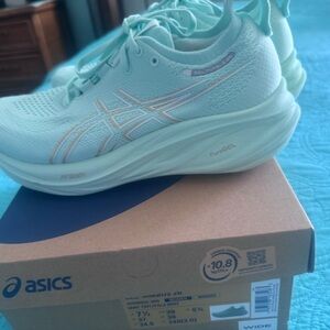 ASICS Women's Gel-Nimbus 26 Running Shoes - Light mint 7.5